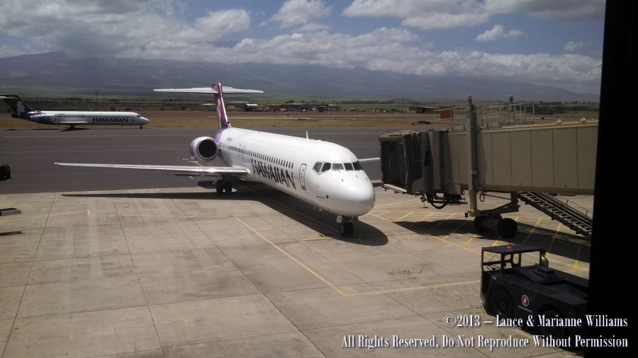 Our Hawaiian Airlines Boeing 717 arriving at Kahului Airport to take os on the 23 minute flight to Kailua-Kona on the big island.